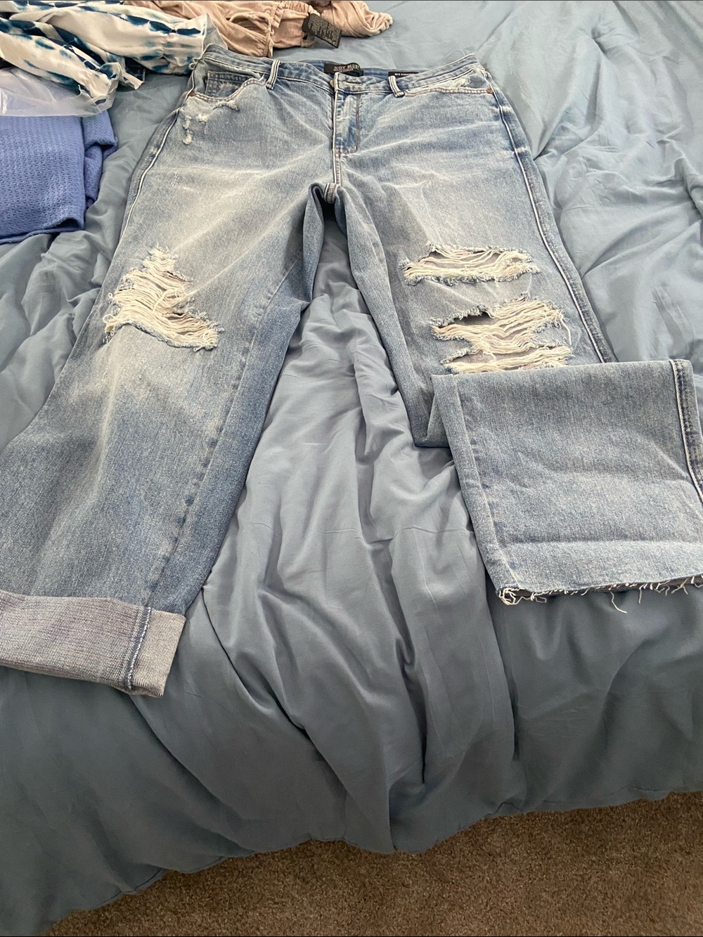 Judy Blue Light Wash Distressed Boyfriend Jeans